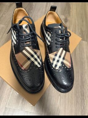 Burberry Black Leather & Beige Plaid Wingtip Derby Shoes
